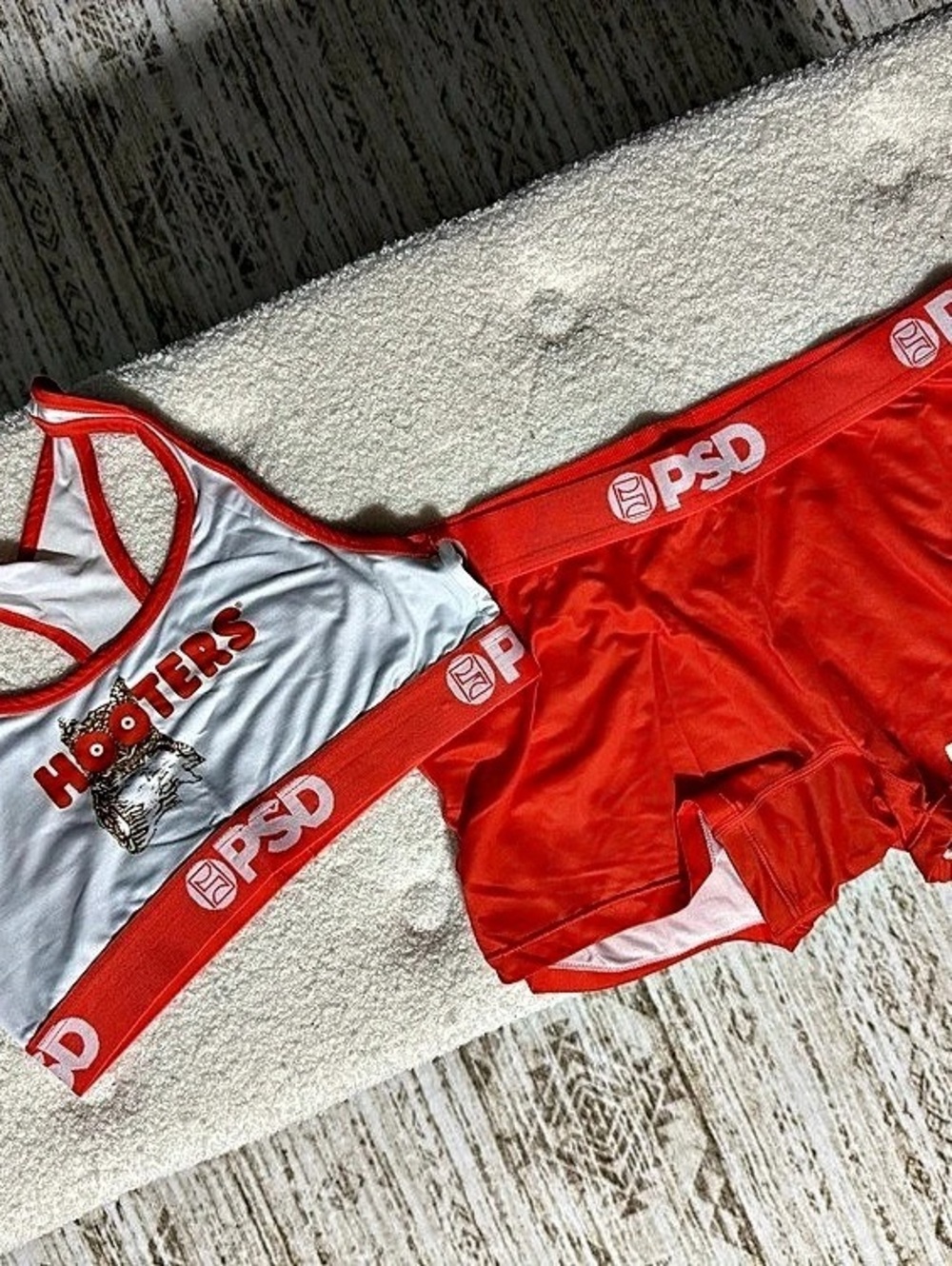PSD Hooters set